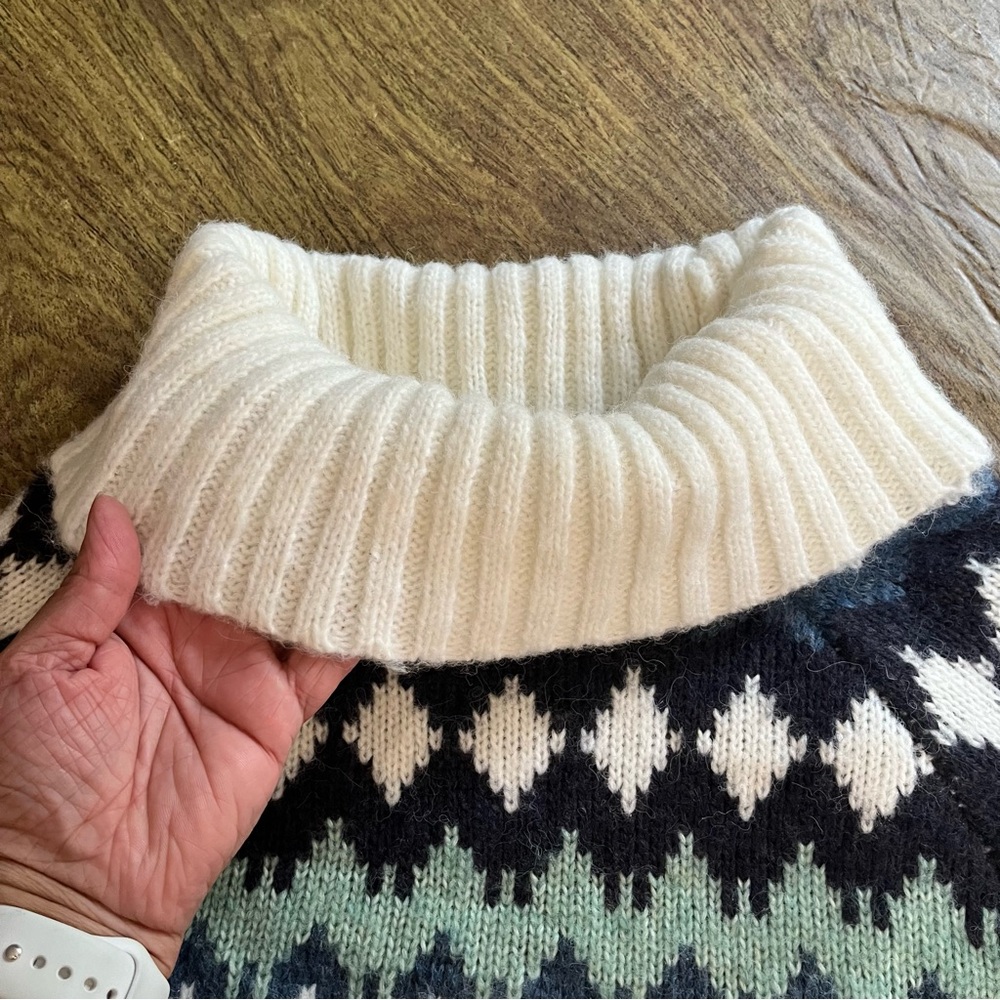 Mia & Tess Multicolor Fair Isle Cowl Neck Sweater Cozy Winter Sweater Size S - Picture 11 of 14